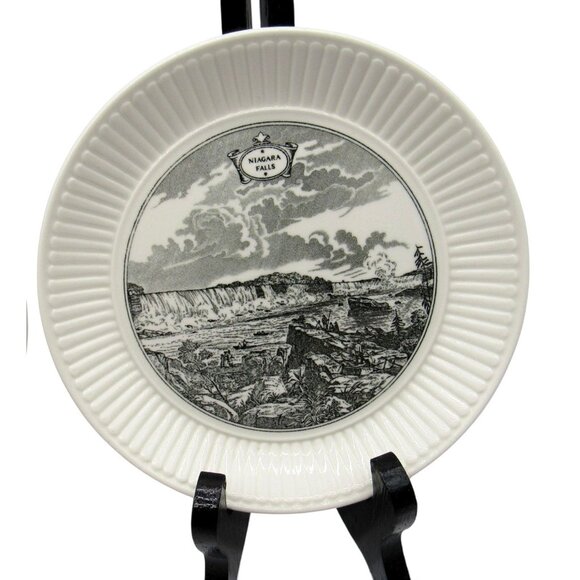 WEDGWOOD Canada Quebec And Niagara Falls Vintage Plates Made in England - Picture 2 of 12